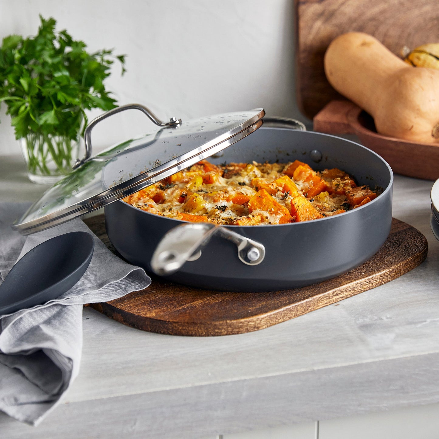 Valencia Pro Nonstick. Ceramic Sauté Pan with Lid. 4.5 Qt